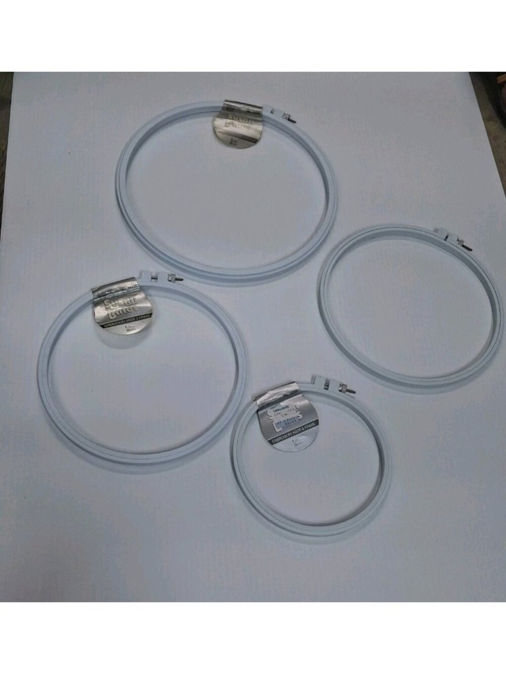 4 Susan Bates Plastic  Embroidery Hoop Screw & Frame NOS Blue 6" 8" 10"